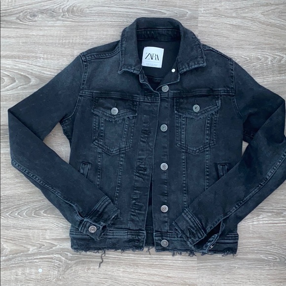 Zara Jackets & Blazers - ❤️ Black perfect fit distressed denim jacket 🖤🖤